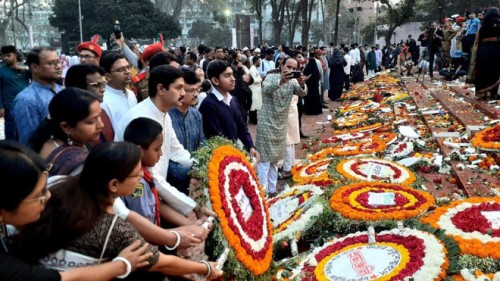 কেন্দ্রীয় শহীদ মিনার জনস্রোত