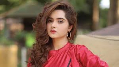 ‘গোপন তথ্য’ ফাঁস করলেন কেয়া পায়েল