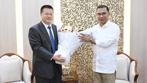 প্রধানমন্ত্রীকে চীন সফরের আমন্ত্রণ