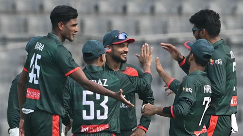 পাকিস্তানকে সর্বনিম্ন রানে অলআউট করল বাংলাদেশ