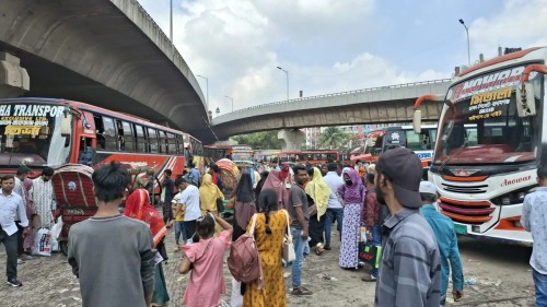 ঈদের পরদিনও ঘরমুখো মানুষের ঢল