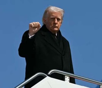 হরমুজ প্রণালি খুলতে ইরানকে ৪৮ ঘণ্টার আলটিমেটাম ট্রাম্পের