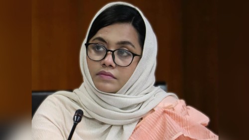 ফের মাথাচাড়া দিয়ে উঠছে ‘শব্দের রাজনীতি’ : মিতু