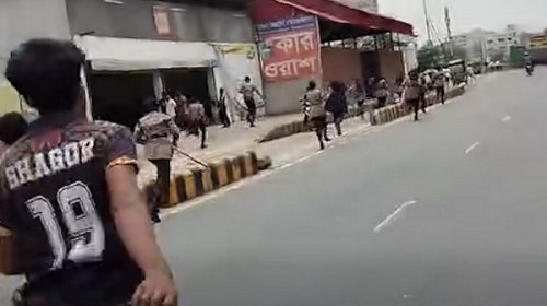 উচ্ছেদ অভিযানে গি‌য়ে হামলার শিকার পুলিশ