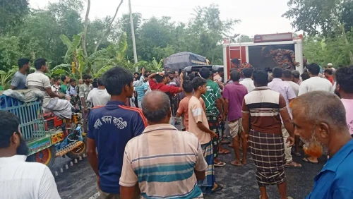 মোহনপুরে মাহিন্দ্রা-ট্রাকের সংঘর্ষে ব্যাংক কর্মকর্তাসহ নিহত ২