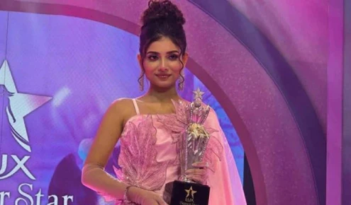 অভিনয়ে নাম লেখাচ্ছেন লাক্স সুপারস্টার বর্ণিতা