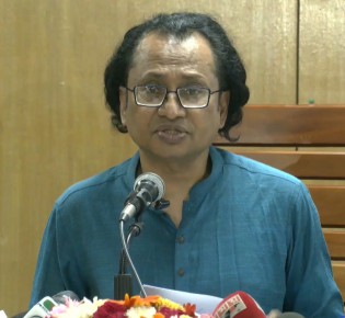 দিল্লি বিমানবন্দরে তথ্য উপদেষ্টা জাহেদের সঙ্গে কী ঘটেছিল?