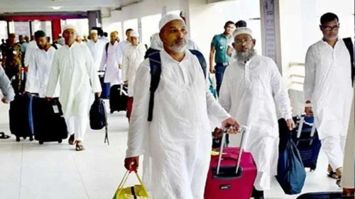 হজ শেষে দেশে ফিরেছেন ৬৪ হাজার ১৬৩ বাংলাদেশি