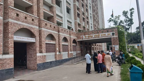 রায় শুনে এজলাসে দাঁড়িয়েই নারীর বিষপান
