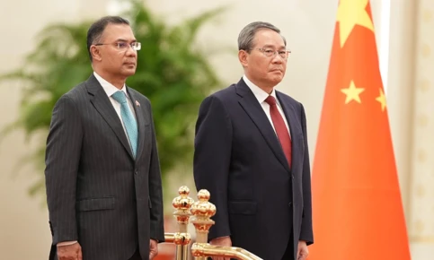 গ্রেট হলে প্রধানমন্ত্রীকে উষ্ণ অভ্যর্থনা