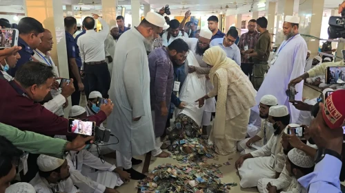 পাগলা মসজিদে ৩ ঘণ্টায় মিলল ১০ কোটি টাকা, এখনো চলছে গণনা