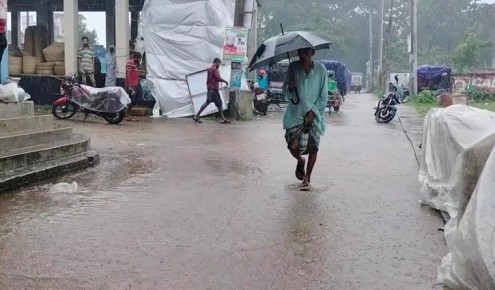 চার সমুদ্র বন্দরে ৩ নম্বর সতর্কতা বহাল