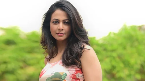 সংসদ সদস্য পদ ছাড়লেন কোয়েল মল্লিক