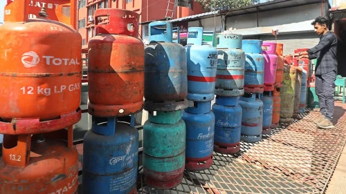 এলপি গ্যাসের নতুন দাম নির্ধারণ, বাড়লো ৭০ টাকা