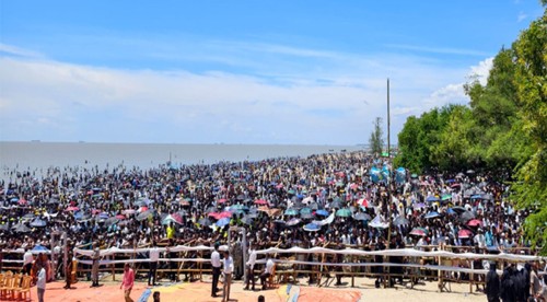 বাঁশখালীতে প্রধানমন্ত্রী, সমুদ্রপাড়ে জনসমুদ্র