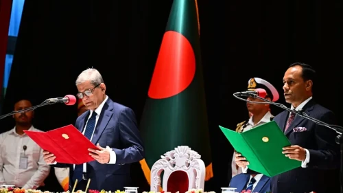 রাষ্ট্রপতি হিসেবে শপথ নিলেন মির্জা ফখরুল ইসলাম আলমগীর
