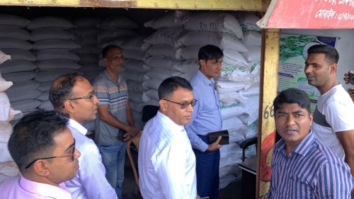 ‘সার সংকট নেই, কৃত্রিম সংকট তৈরির চেষ্টা করলে কঠোর ব্যবস্থা’