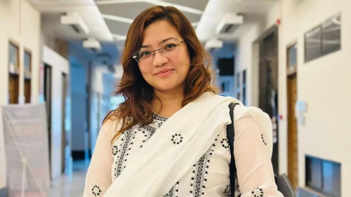 নিরাপত্তা চেয়ে ঢাবি শিক্ষিক মোনামির জিডি