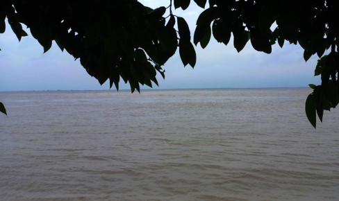 রাজশাহীতে বাড়ছে পদ্মার পানি, প্লাবিত হচ্ছে নিম্নাঞ্চল