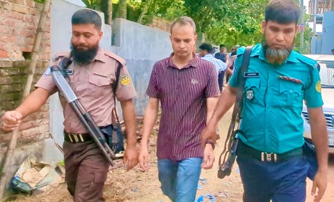 রাজশাহীতে নারীসহ আটক ‘সেই ওসি’ মাহবুবকে ছেড়ে দিল পুলিশ