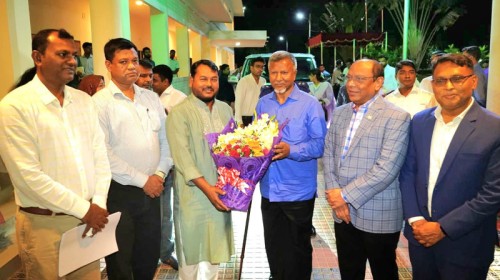 জনপ্রশাসন ও খাদ্য প্রতিমন্ত্রীর সঙ্গে রাসিক প্রশাসকের সৌজন্য সাক্ষাৎ