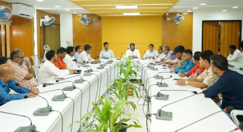 নগরীর পরিচ্ছন্নতা ও সৌন্দর্যবর্ধন কার্যক্রম জোরদারে রাসিকের সভা