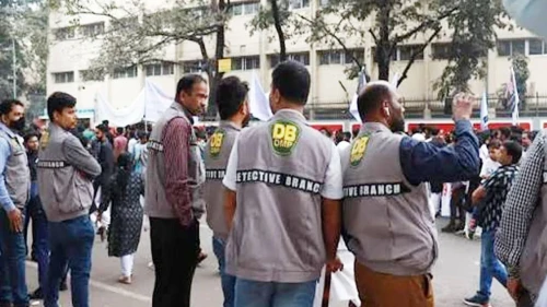 পুলিশের অতিরিক্ত ডিআইজির বাড়িতে ডিবির মাদকবিরোধী অভিযান