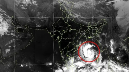‘অর্ণবে’ পরিণত গভীর নিম্নচাপ, মধ্যরাতে প্রবল ঘূর্ণিঝড়ের আশঙ্কা